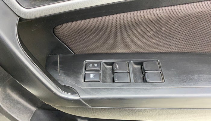 2022 Toyota URBAN CRUISER PREMIUM GRADE AT, Petrol, Automatic, 67,783 km, Driver Side Door Panels Control