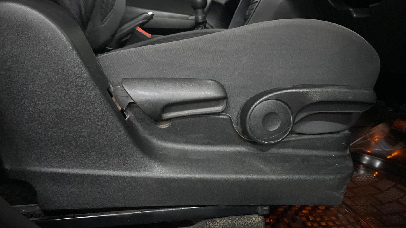 2017 Maruti Vitara Brezza ZDI, Diesel, Manual, 58,534 km, Driver Side Adjustment Panel