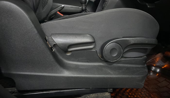 2017 Maruti Vitara Brezza ZDI, Diesel, Manual, 58,534 km, Driver Side Adjustment Panel