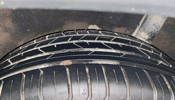 2017 Maruti Vitara Brezza ZDI, Diesel, Manual, 58,534 km, Left Rear Tyre Tread