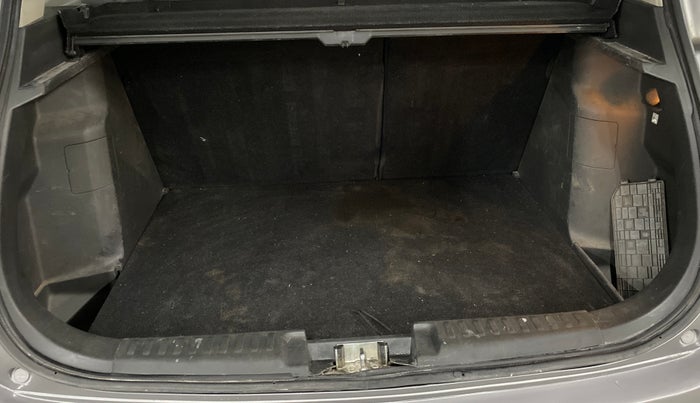 2017 Maruti Vitara Brezza ZDI, Diesel, Manual, 58,534 km, Boot Inside