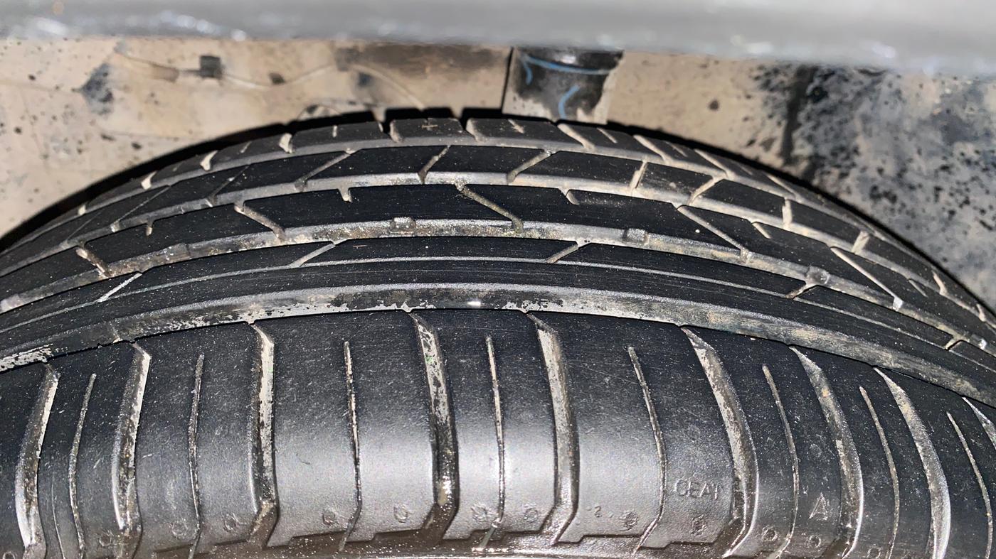 2017 Maruti Vitara Brezza ZDI, Diesel, Manual, 58,534 km, Left Front Tyre Tread