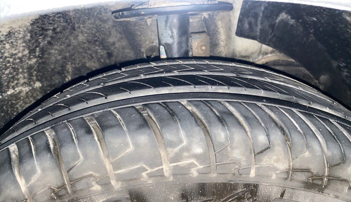 2018 Maruti Baleno DELTA CVT PETROL 1.2, Petrol, Automatic, 57,255 km, Right Front Tyre Tread