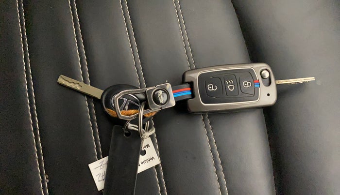 2022 Tata Tiago XZ PLUS CNG, CNG, Manual, 34,672 km, Key Close Up