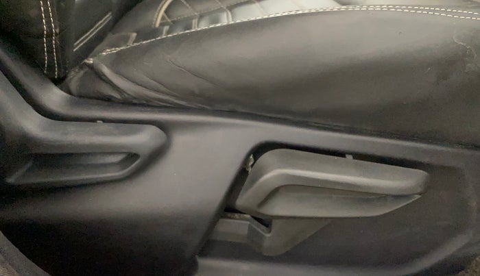 2022 Tata Tiago XZ PLUS CNG, CNG, Manual, 34,672 km, Driver Side Adjustment Panel