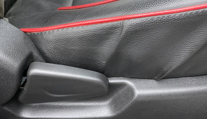 2019 Renault Kwid RXT 1.0 EASY-R AT OPTION, Petrol, Automatic, 11,952 km, Driver Side Adjustment Panel