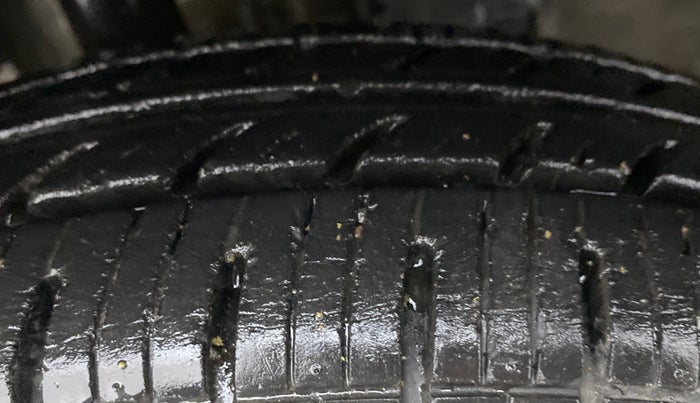 2019 Renault Kwid RXT 1.0 EASY-R AT OPTION, Petrol, Automatic, 11,952 km, Left Front Tyre Tread