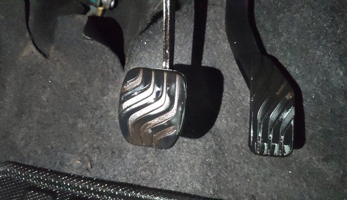 2020 Renault Kwid CLIMBER 1.0 AMT (O), Petrol, Automatic, 65,147 km, Pedals