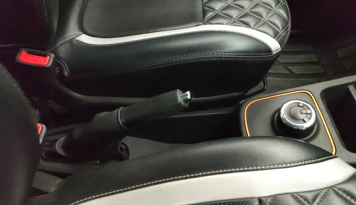 2020 Renault Kwid CLIMBER 1.0 AMT (O), Petrol, Automatic, 65,147 km, Gear Lever