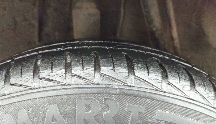 2020 Renault Kwid CLIMBER 1.0 AMT (O), Petrol, Automatic, 65,147 km, Right Rear Tyre Tread