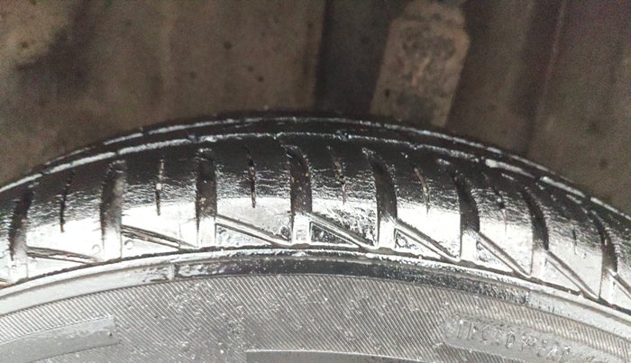 2020 Renault Kwid CLIMBER 1.0 AMT (O), Petrol, Automatic, 65,147 km, Left Rear Tyre Tread