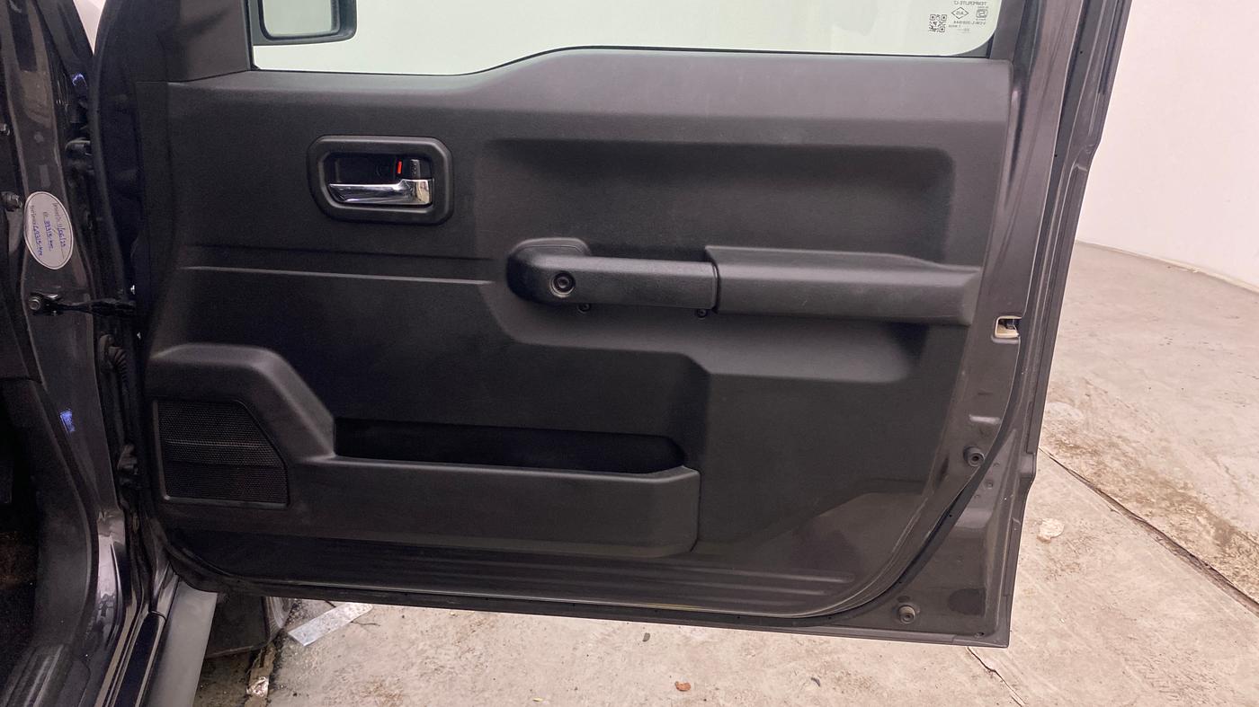2023 Maruti JIMNY ALPHA ALL GRIP PRO AT, Petrol, Automatic, 57,826 km, Driver Side Door Panels Control