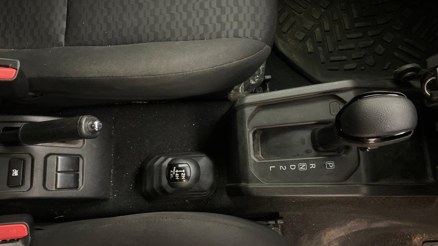 2023 Maruti JIMNY ALPHA ALL GRIP PRO AT, Petrol, Automatic, 57,826 km, Gear Lever