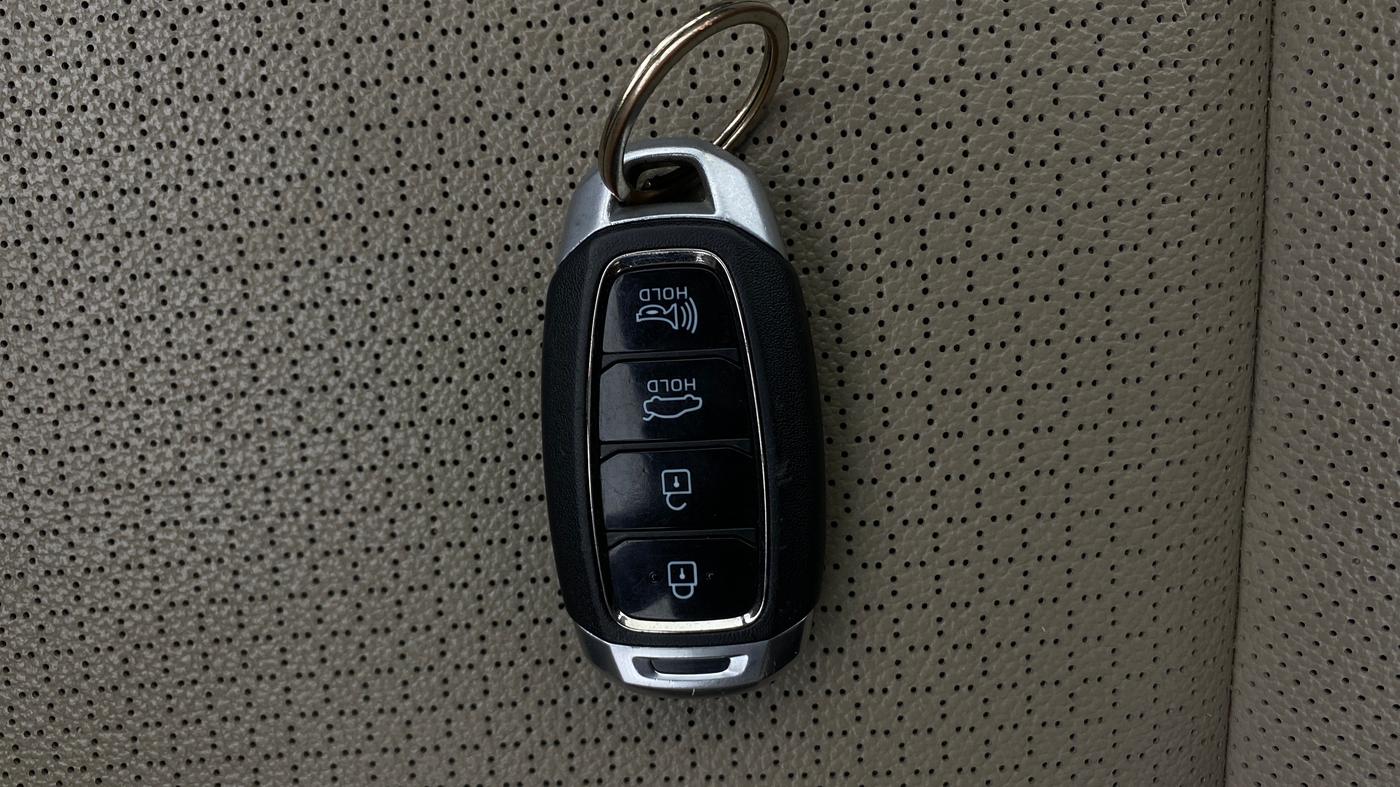 2022 Hyundai Verna SX (O)1.5 MPi, Petrol, Manual, 32,554 km, Key Close Up