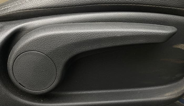 2022 Hyundai Verna SX (O)1.5 MPi, Petrol, Manual, 32,554 km, Driver Side Adjustment Panel