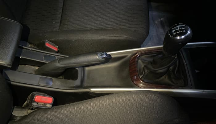 2017 Maruti Baleno ZETA DIESEL 1.3, Diesel, Manual, 98,236 km, Gear Lever