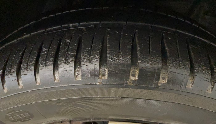 2012 Toyota Etios G, Petrol, Manual, 91,979 km, Right Front Tyre Tread