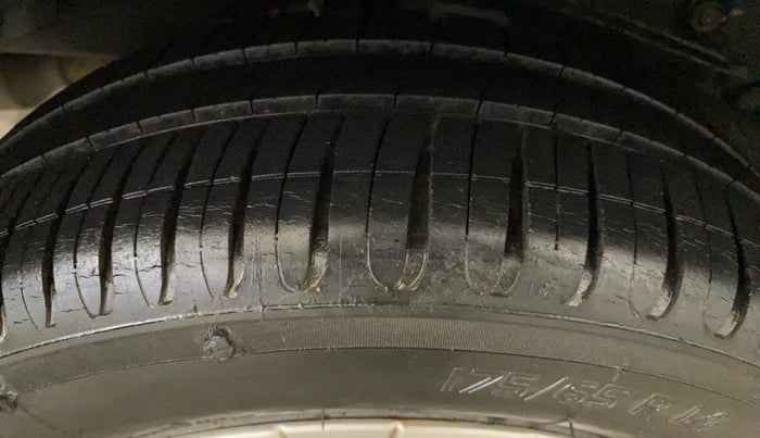 2012 Toyota Etios G, Petrol, Manual, 91,979 km, Right Rear Tyre Tread