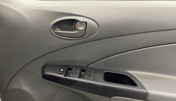 2012 Toyota Etios G, Petrol, Manual, 91,979 km, Driver Side Door Panels Control