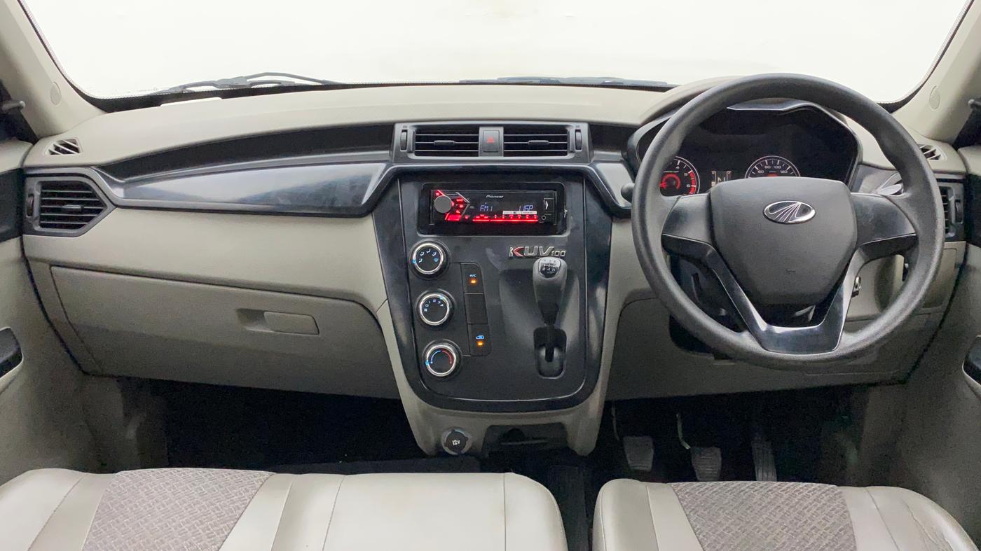 2017 Mahindra Kuv100 K4 6 STR, Petrol, Manual, 33,573 km, Dashboard