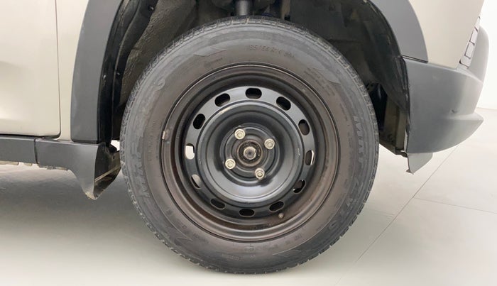 2017 Mahindra Kuv100 K4 6 STR, Petrol, Manual, 33,573 km, Right Front Wheel