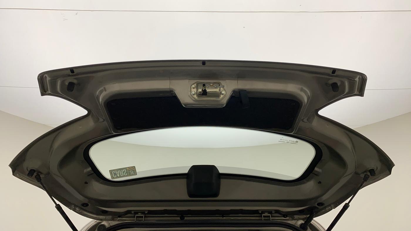 2017 Mahindra Kuv100 K4 6 STR, Petrol, Manual, 33,573 km, Boot Door Open