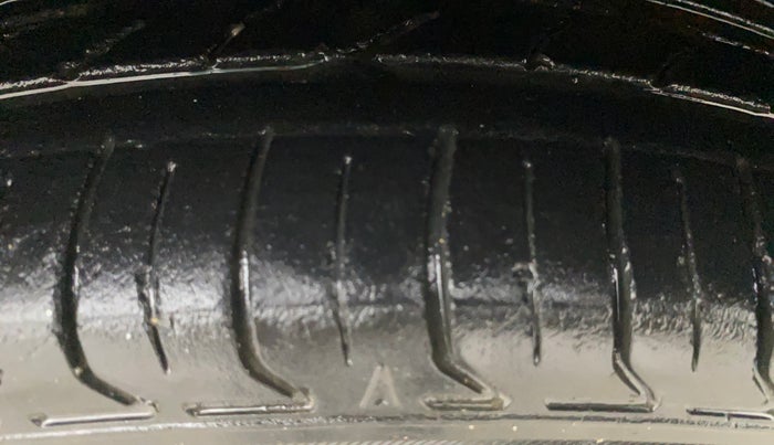 2015 Hyundai Grand i10 MAGNA 1.1 CRDI, Diesel, Manual, 75,672 km, Left Front Tyre Tread