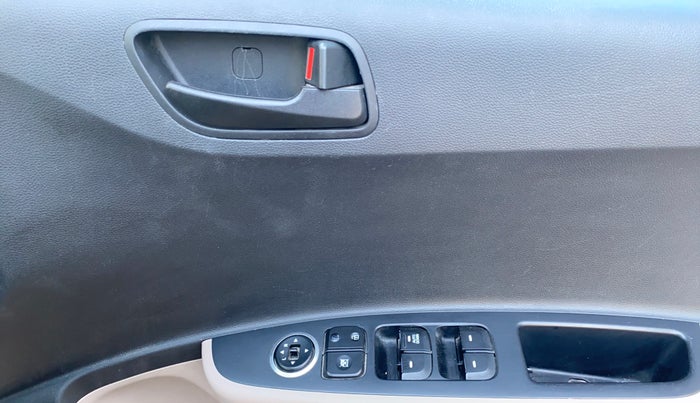 2015 Hyundai Grand i10 MAGNA 1.1 CRDI, Diesel, Manual, 75,672 km, Driver Side Door Panels Control