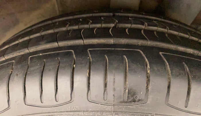 2017 Hyundai Grand i10 ASTA 1.2 KAPPA VTVT, Petrol, Manual, 45,871 km, Left Rear Tyre Tread