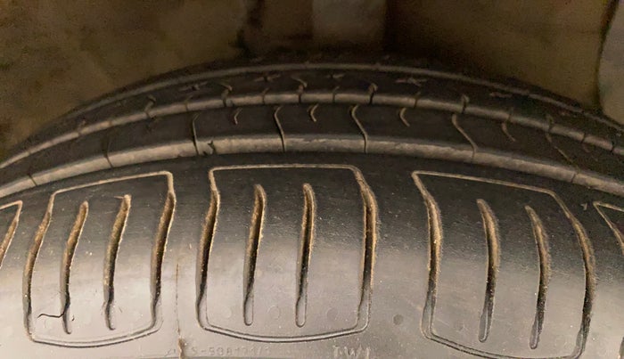 2017 Hyundai Grand i10 ASTA 1.2 KAPPA VTVT, Petrol, Manual, 45,871 km, Right Front Tyre Tread