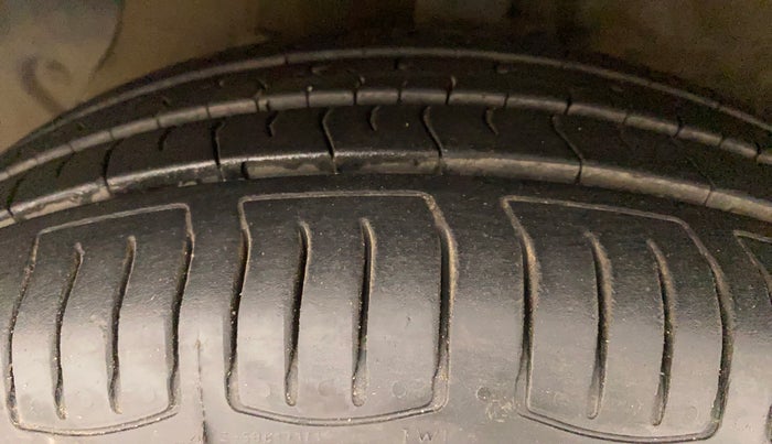 2017 Hyundai Grand i10 ASTA 1.2 KAPPA VTVT, Petrol, Manual, 45,871 km, Left Front Tyre Tread