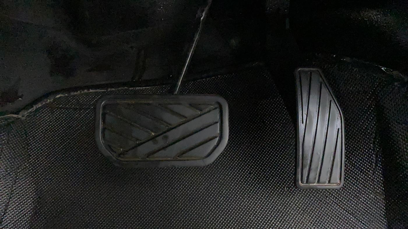 2019 Maruti IGNIS DELTA 1.2 AMT, Petrol, Automatic, 43,556 km, Pedals