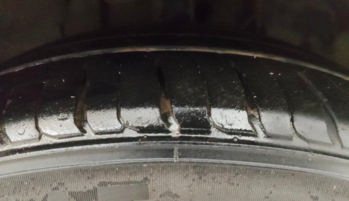 2018 Tata TIGOR XZ PLUS PETROL, CNG, Manual, 49,377 km, Right Front Tyre Tread