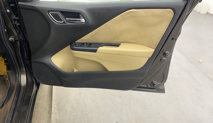 2018 Honda City 1.5L I-VTEC V MT, Petrol, Manual, 35,028 km, Driver Side Door Panels Control