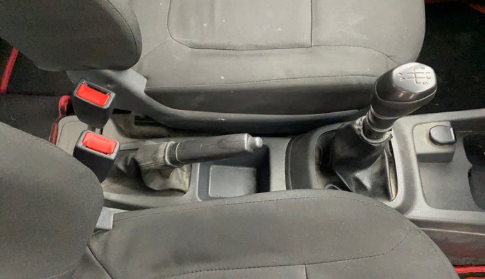 2016 Renault Kwid RXT 0.8, Petrol, Manual, 96,034 km, Gear Lever