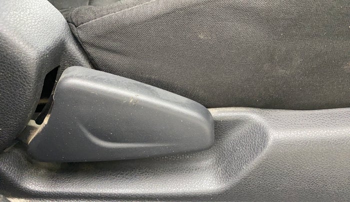 2016 Renault Kwid RXT 0.8, Petrol, Manual, 96,034 km, Driver Side Adjustment Panel