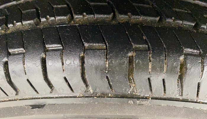 2016 Renault Kwid RXT 0.8, Petrol, Manual, 96,034 km, Left Front Tyre Tread