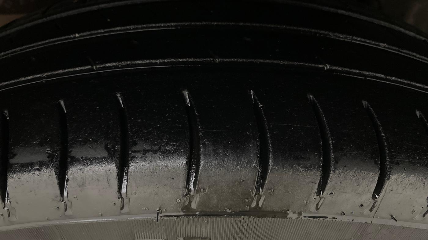 2018 Maruti Swift VDI, Diesel, Manual, 1,00,745 km, Left Rear Tyre Tread