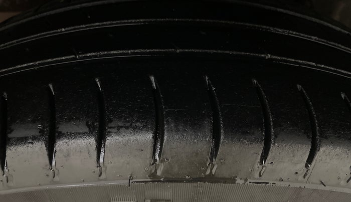 2018 Maruti Swift VDI, Diesel, Manual, 1,00,916 km, Left Rear Tyre Tread
