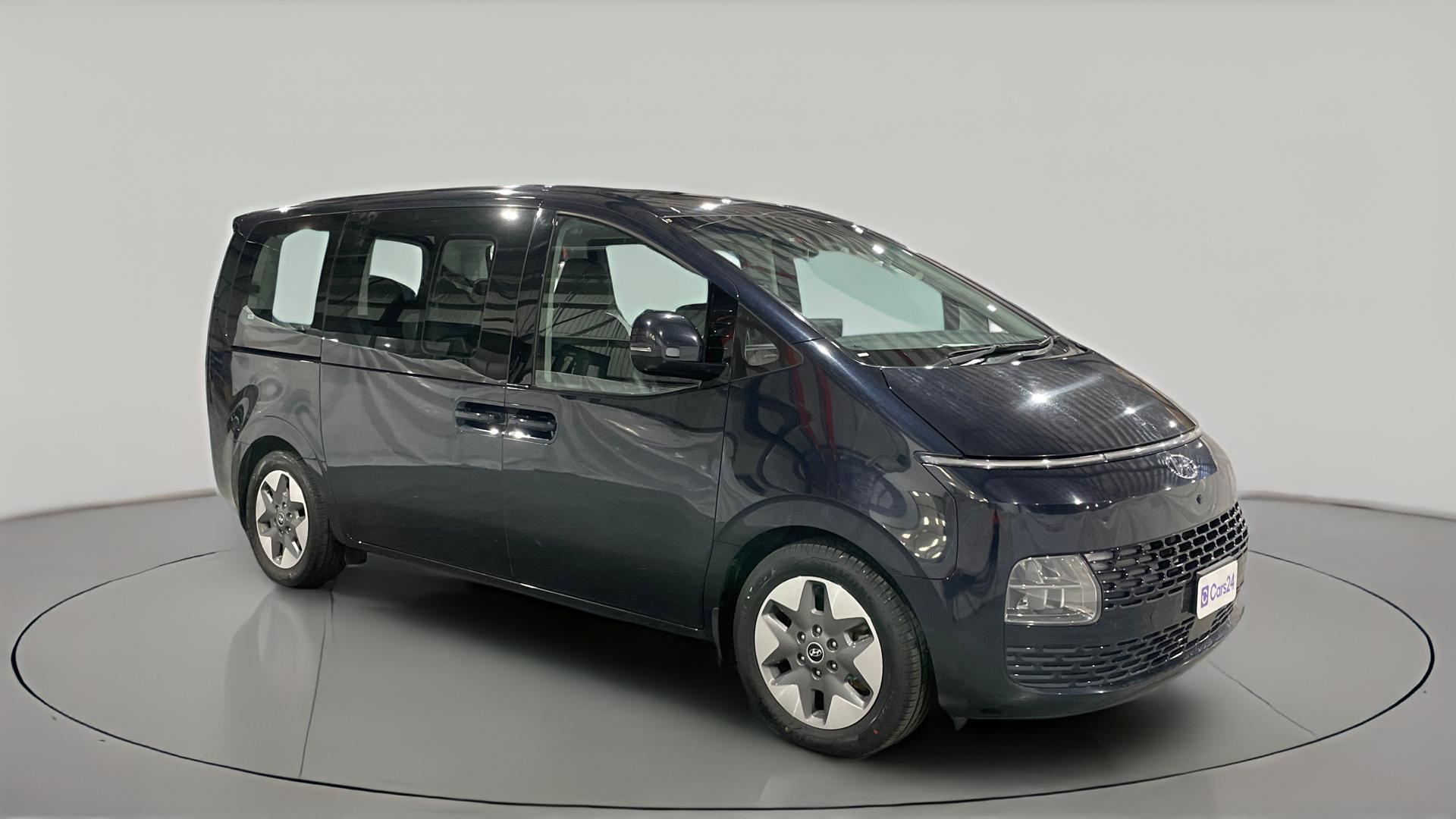 Hyundai Staria image