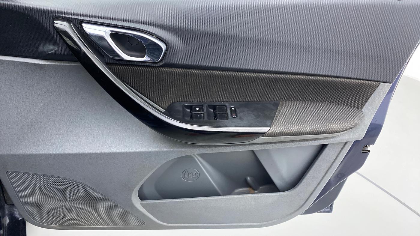 2019 Tata TIGOR XZ PLUS 1.2 REVOTRON, Petrol, Manual, 59,923 km, Driver Side Door Panels Control