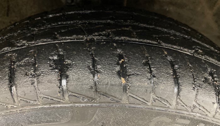 2015 Maruti Wagon R 1.0 VXI, Petrol, Manual, 75,363 km, Right Front Tyre Tread