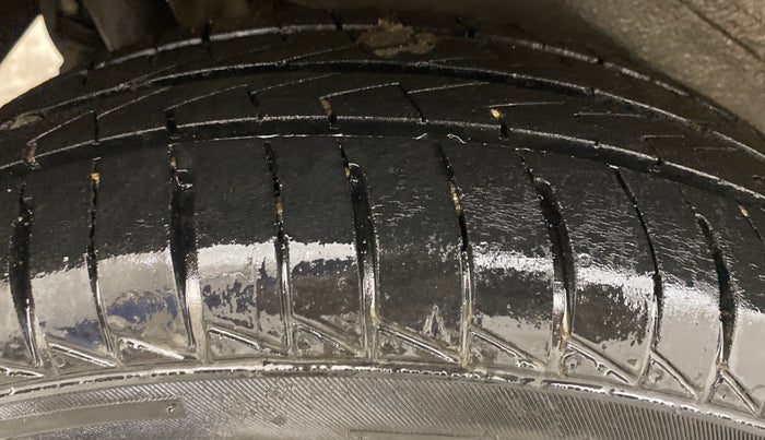 2015 Maruti Wagon R 1.0 VXI, Petrol, Manual, 75,363 km, Right Rear Tyre Tread