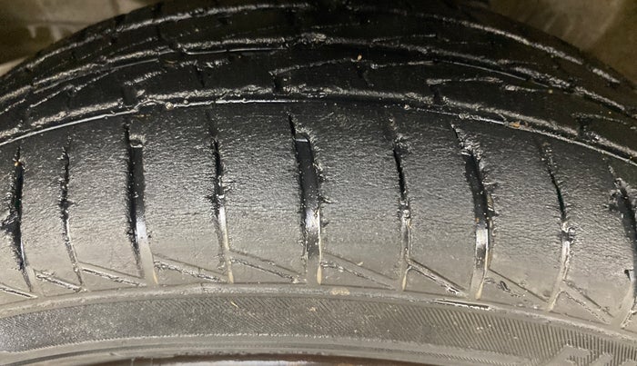 2015 Maruti Wagon R 1.0 VXI, Petrol, Manual, 75,363 km, Left Front Tyre Tread