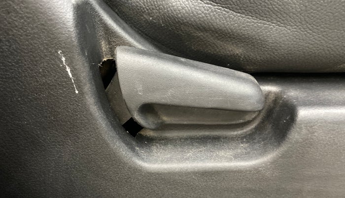 2015 Maruti Wagon R 1.0 VXI, Petrol, Manual, 75,363 km, Driver Side Adjustment Panel