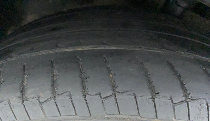 2018 Hyundai Verna 1.6 VTVT SX O, Petrol, Manual, 67,110 km, Left Front Tyre Tread