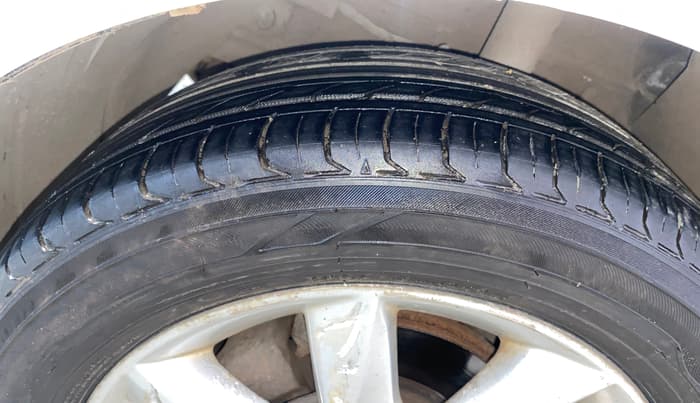 2014 Tata Zest XT PETROL, Petrol, Manual, 90,226 km, Left Front Tyre Tread