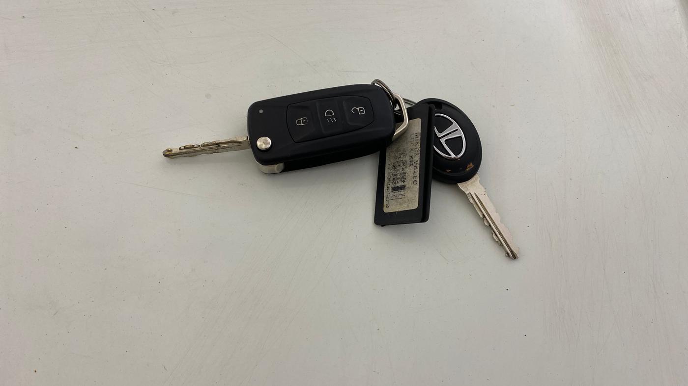 2014 Tata Zest XT PETROL, Petrol, Manual, 90,331 km, Key Close Up