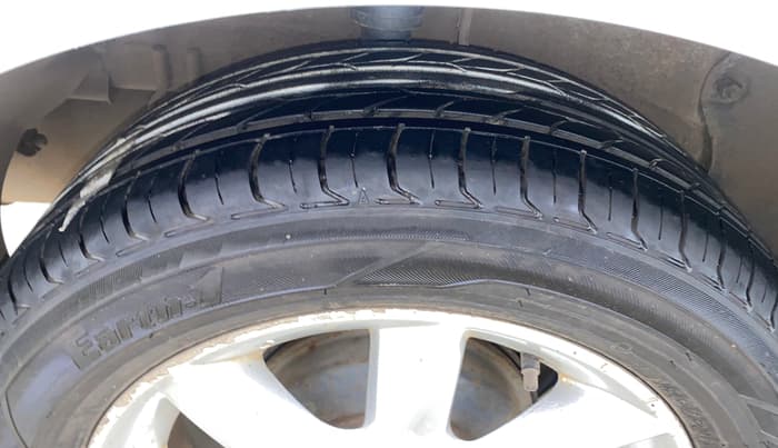 2014 Tata Zest XT PETROL, Petrol, Manual, 90,226 km, Right Rear Tyre Tread