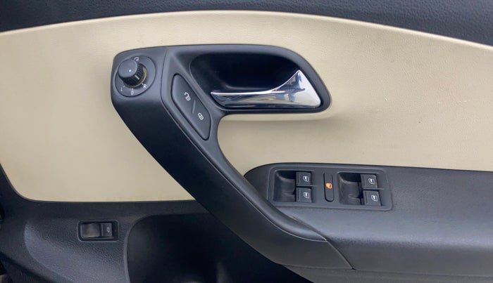 2018 Skoda Rapid STYLE 1.6 MPI, Petrol, Manual, 31,841 km, Driver Side Door Panels Control